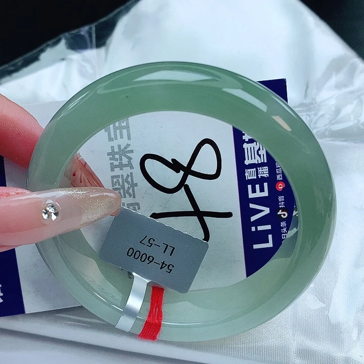 翡翠手镯未镶嵌缅甸天然a货翡翠手镯