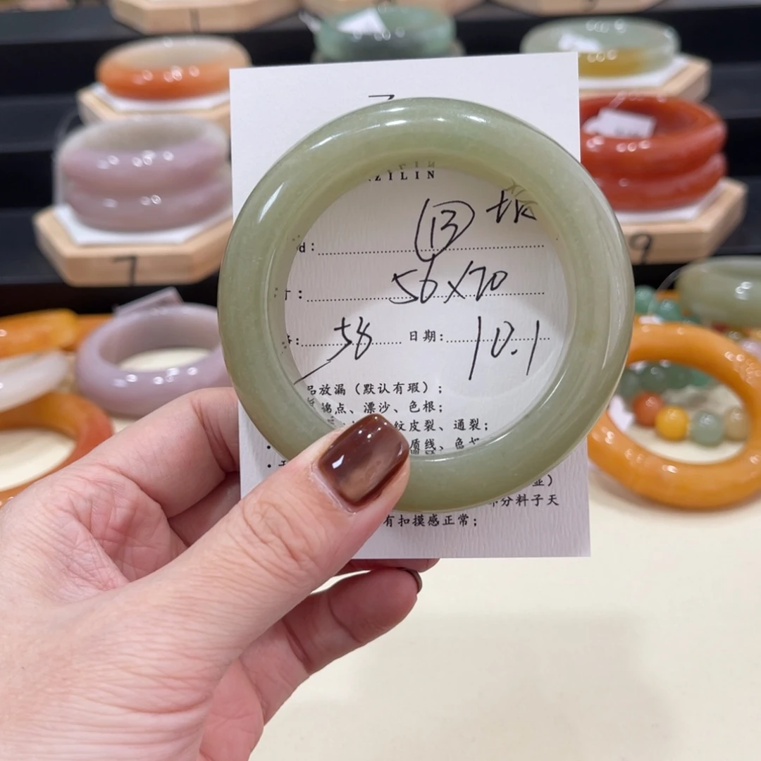 未镶嵌手镯石英质玉