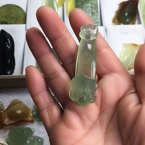 岫玉未镶嵌颈饰天然岫玉