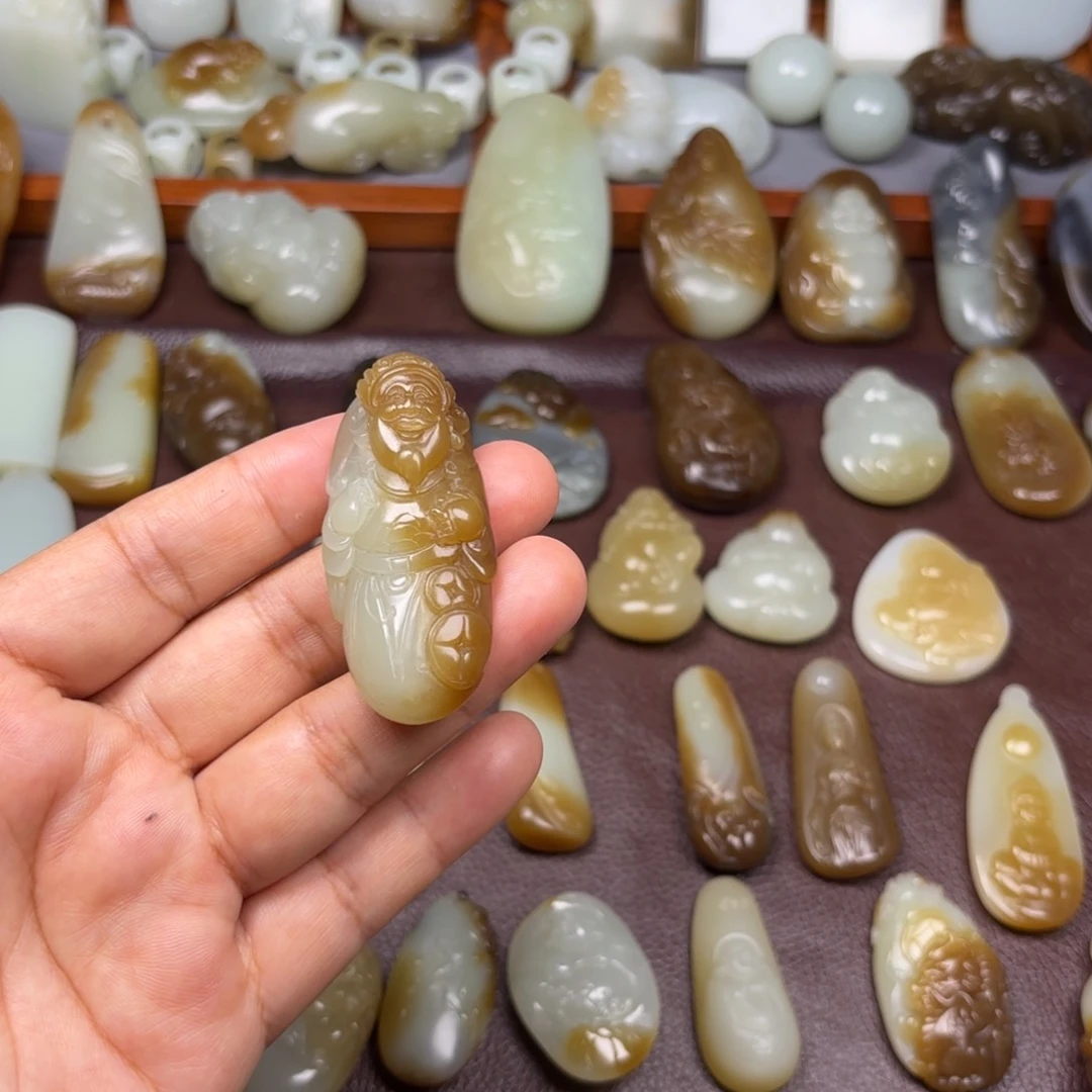 和田玉（糖玉）未镶嵌颈饰