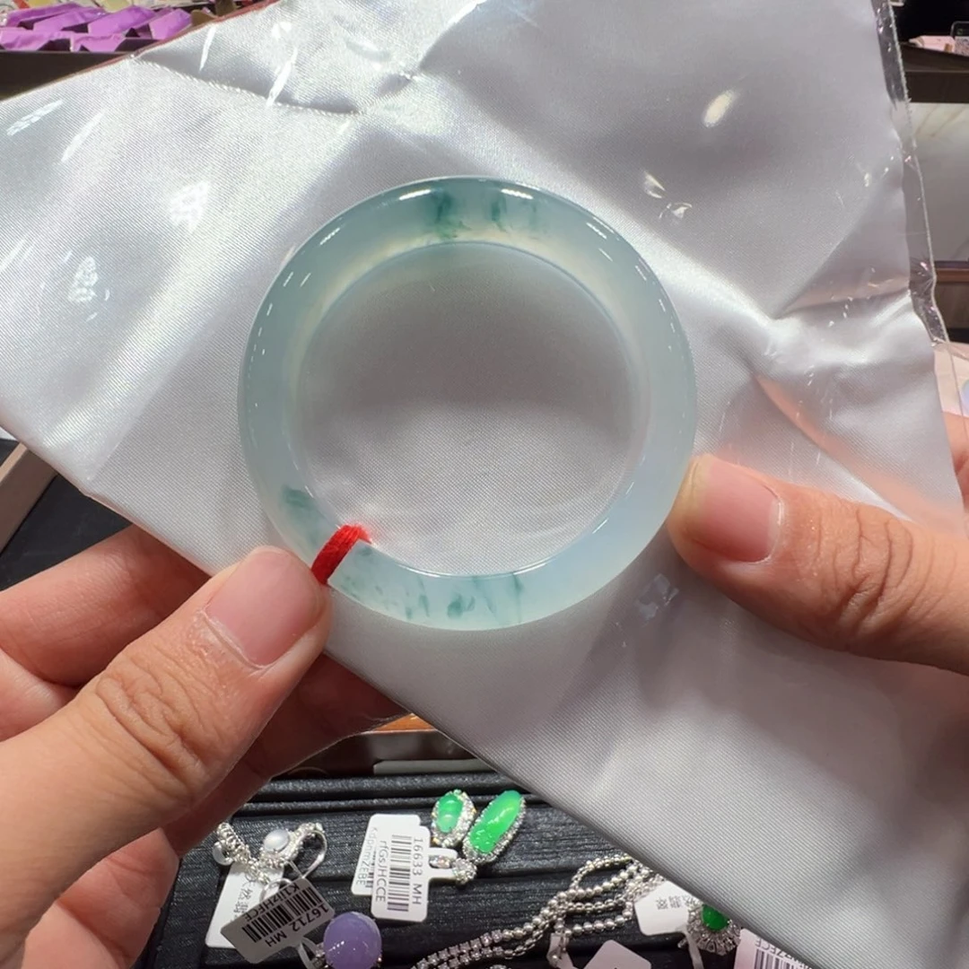 翡翠手镯未镶嵌正