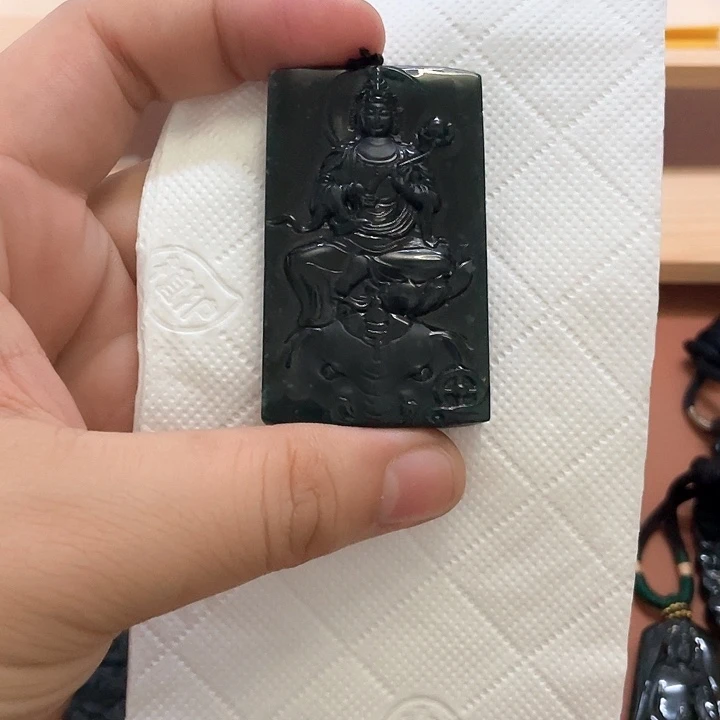 富***姐翡翠未镶嵌颈饰普贤