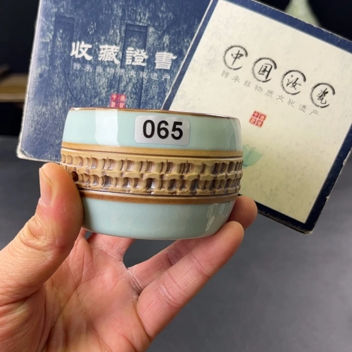 杯天青釉重工跳刀鼓杯065号微瑕捡漏