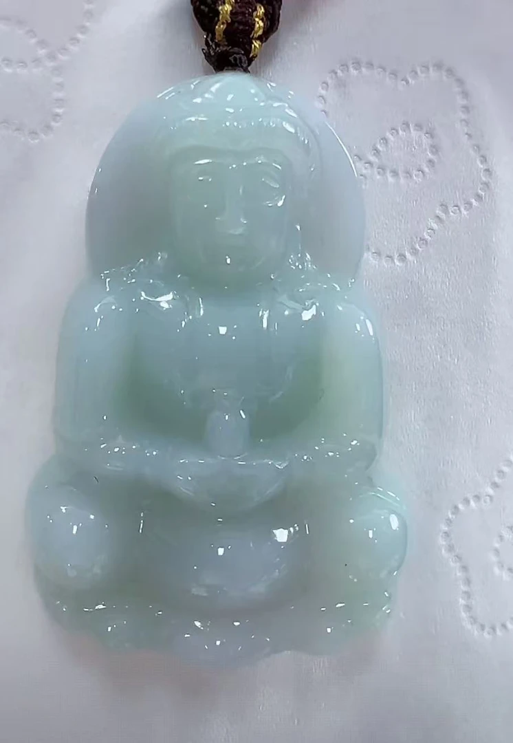 天然翡翠A货观音（多样性发货只发一个）宽36-38高54-58厚11-13送绳
