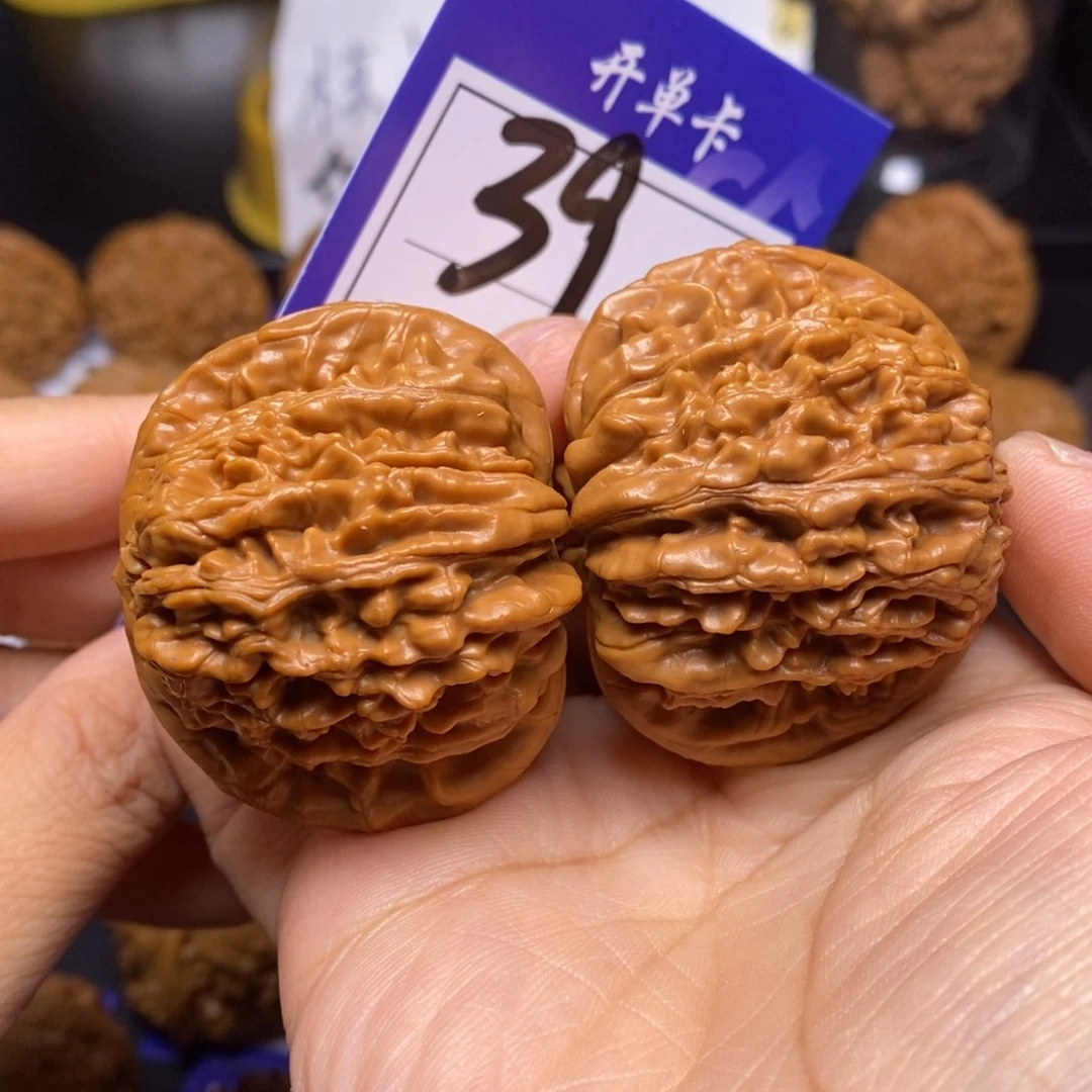 文玩核桃把件39号楼45尺