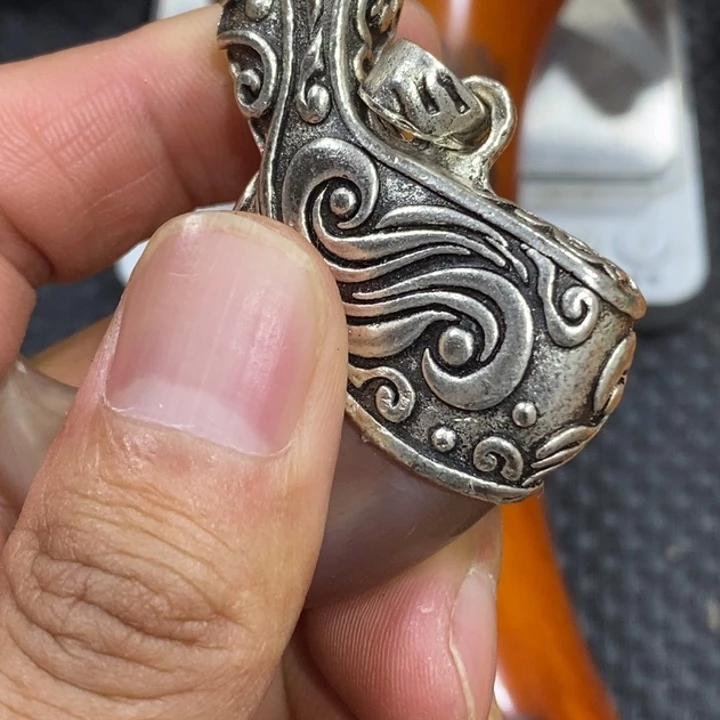 滴血莲花菩提吊坠