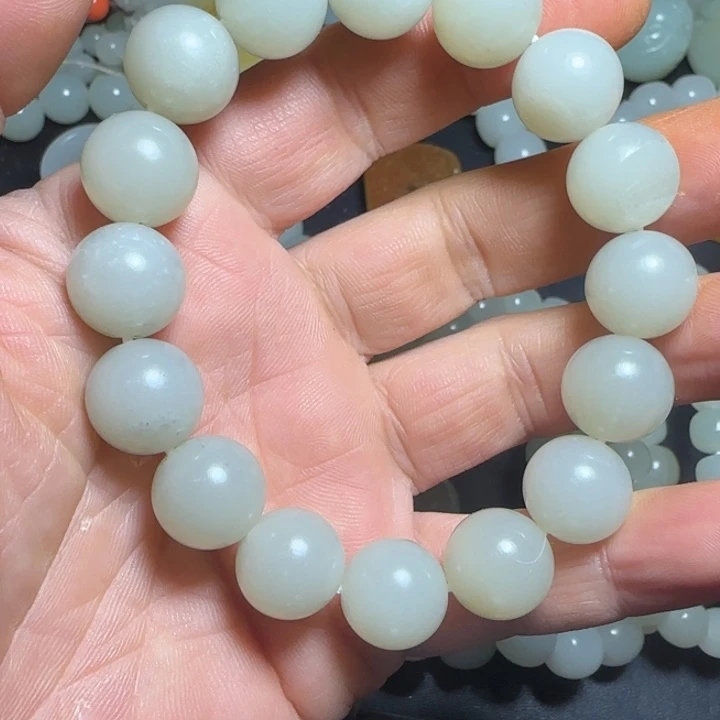 乾***斋和田玉（子料）未镶嵌手链