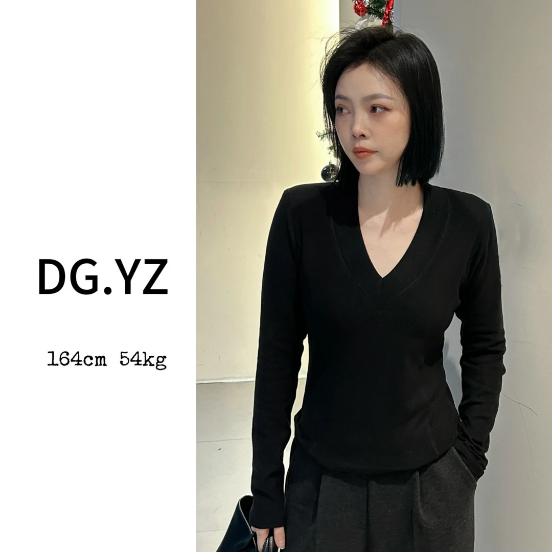 【樱子家】2526F-2 春季气质感V领打揽线显瘦打底上衣