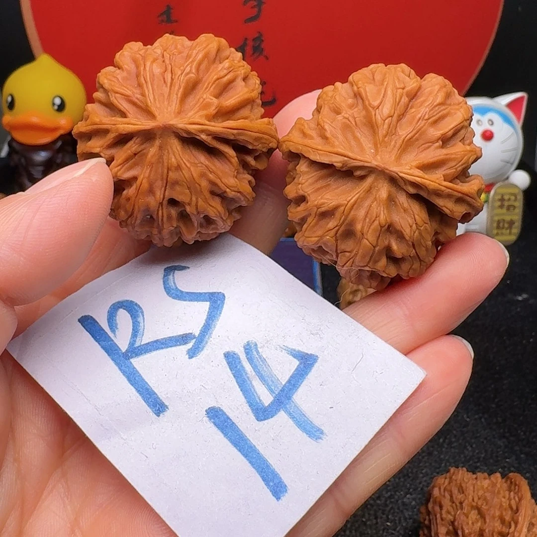 文玩核桃把件39红地闷苹果