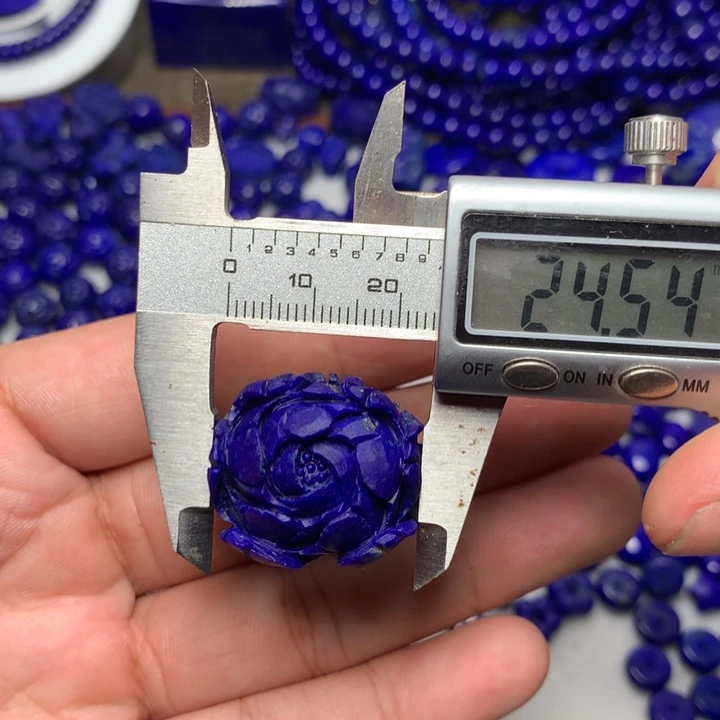 青金石未镶嵌杜丹花