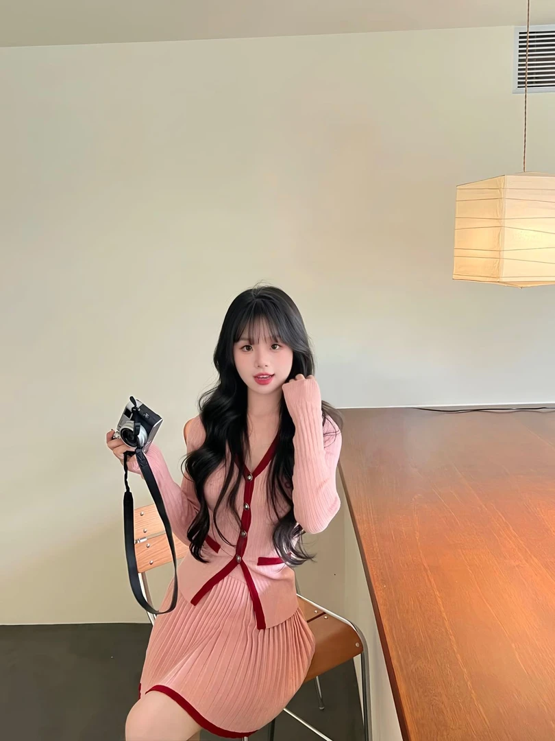 Aimme sparrow25SS粉色刺绣黑边V领针织开衫/裙子