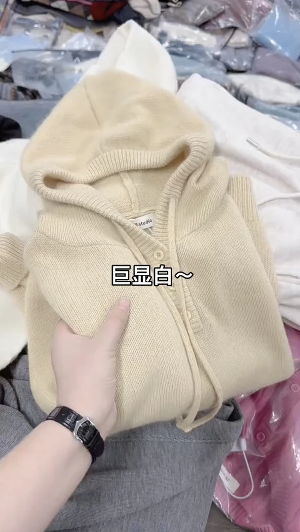 秋2025新款连帽针织衫女早显白软糯抽绳慵懒风休闲减龄长袖毛衣