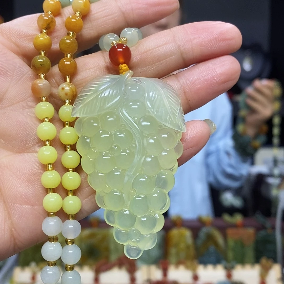 岫玉未镶嵌挂件吊坠