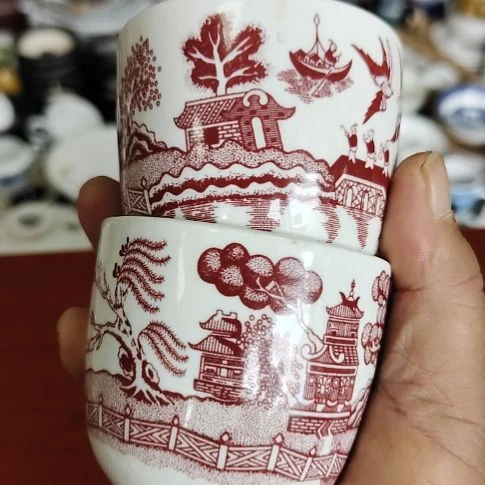 瓷片瓷片，各种摆件，均有瑕疵。沙锅！