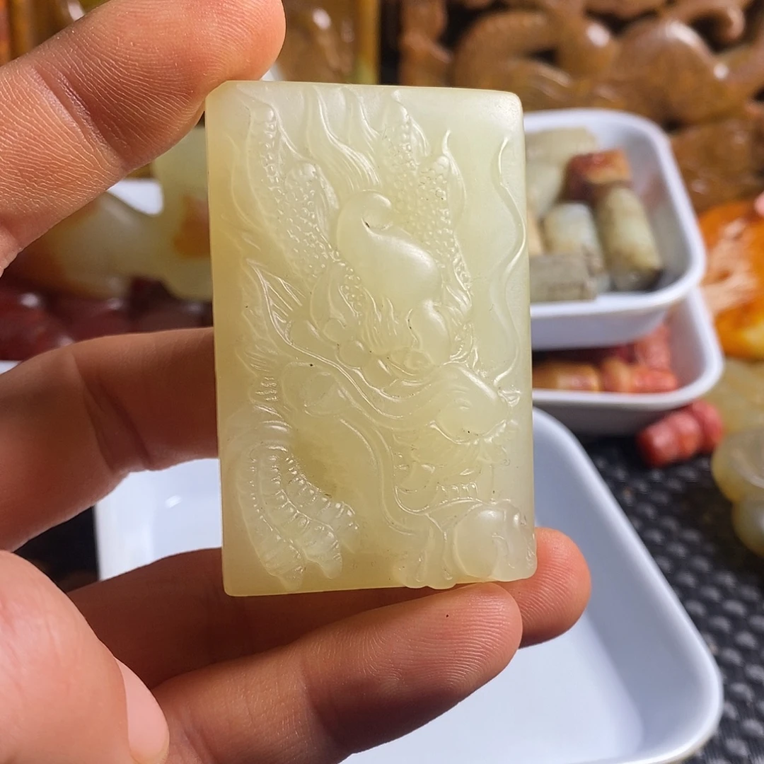 岫岩老玉（透闪石质玉）未镶嵌珠宝奇石