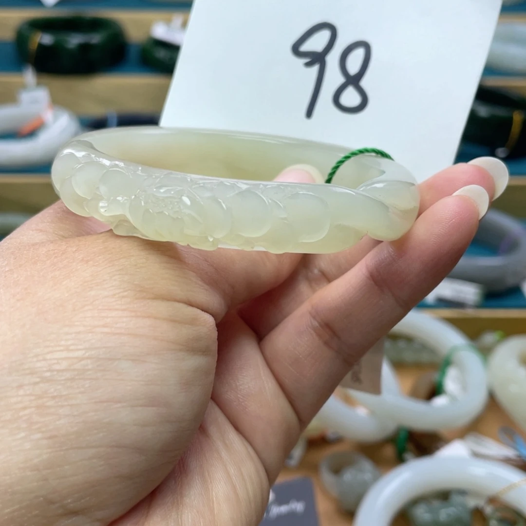 未镶嵌手镯和田玉圈口56