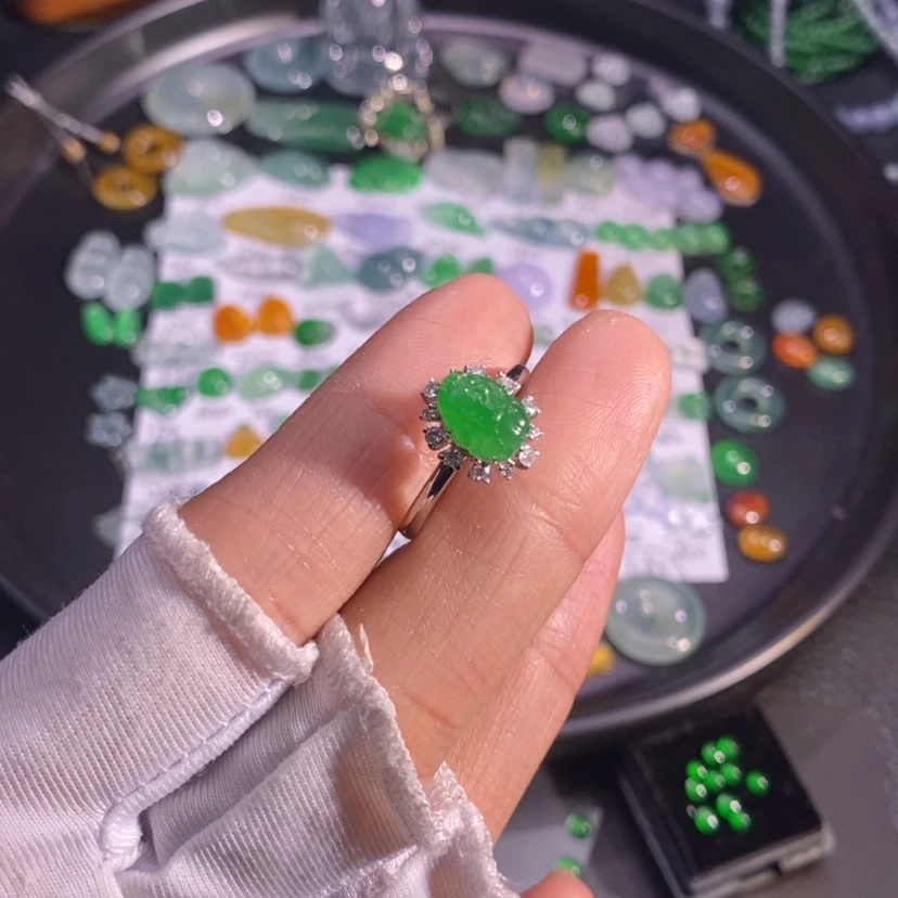 【闪购商品】翡翠挂件18K金镶嵌貔貅