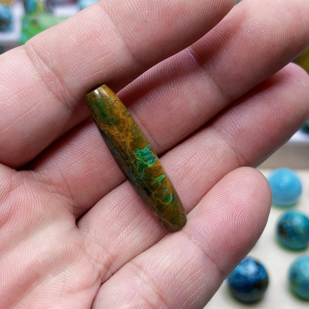 绿松石未镶嵌饰品