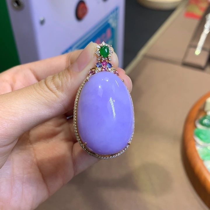 翡翠18K金镶嵌颈饰翡翠