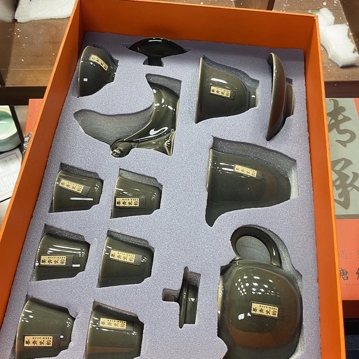 孤品茶具套装等。
