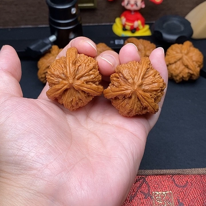 篮***钱文玩核桃把件白奔