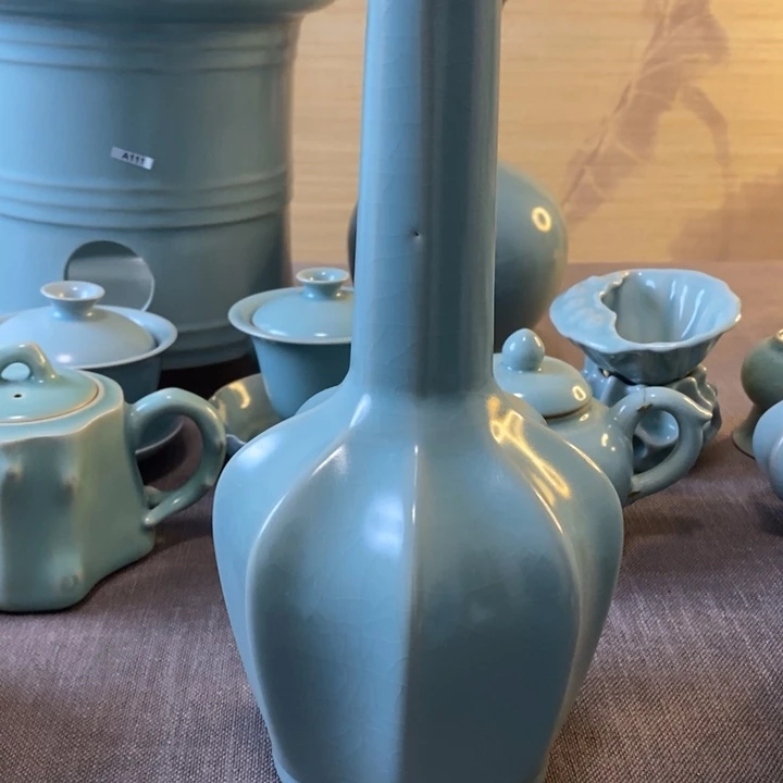 瓷片八棱瓶暇一一一一