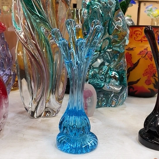 琉璃花瓶高19厘米口径5厘米