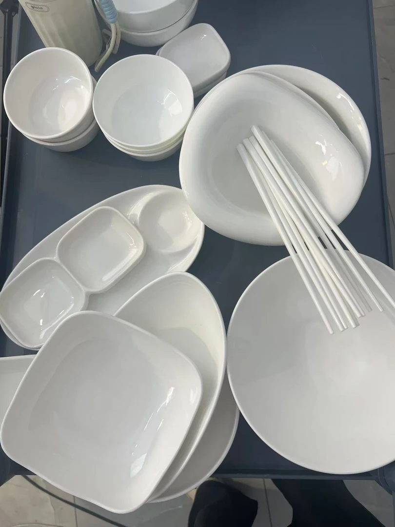 随机陶瓷餐具一个