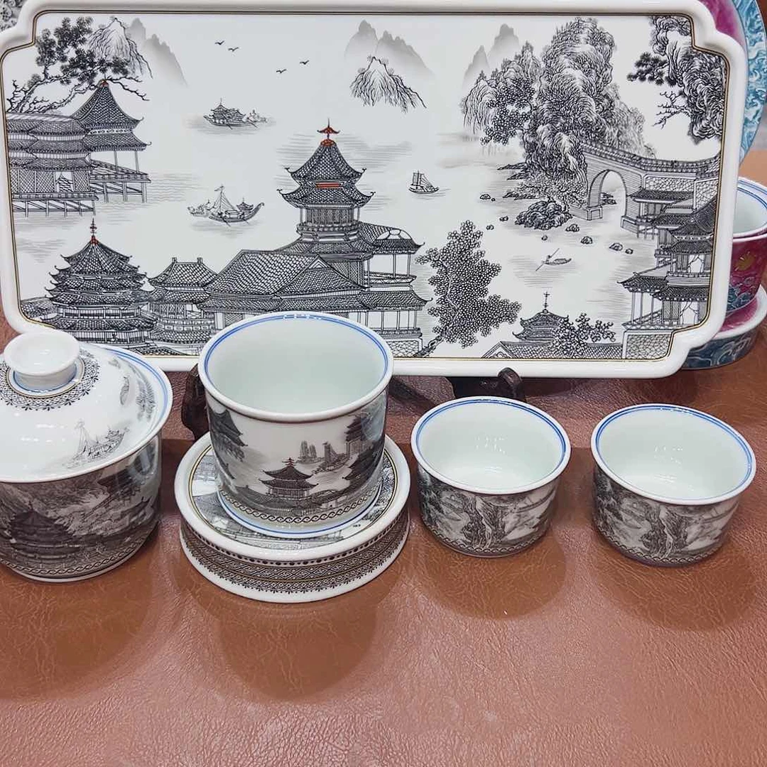 摆件景德镇陶瓷艺术展演厅及景德镇市