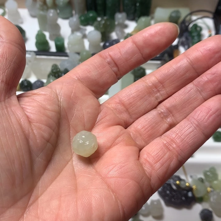 和田玉（糖玉）未镶嵌珠宝奇石