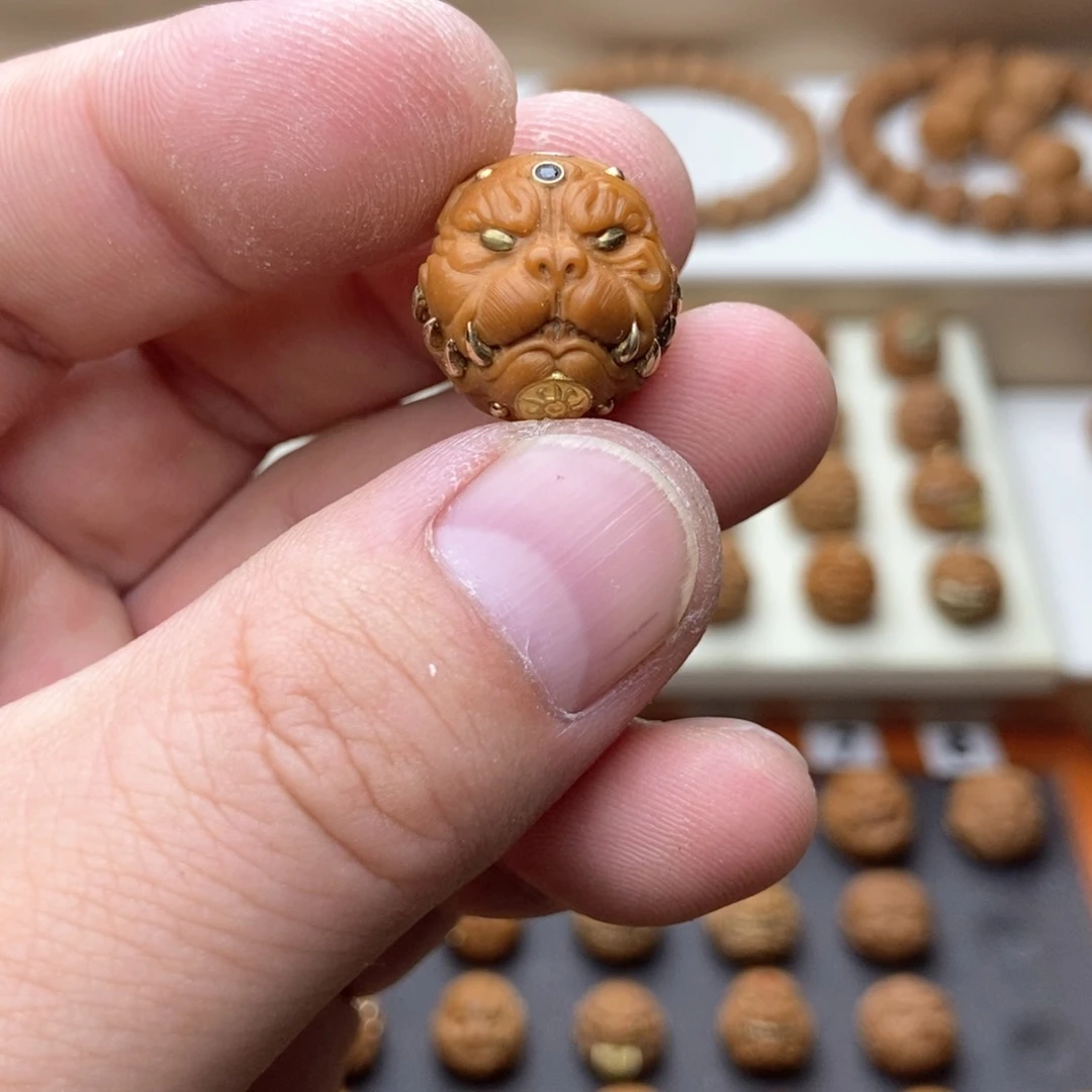 文玩核桃吊坠梁**?猴头核桃单颗雕刻镶嵌狗王银管款