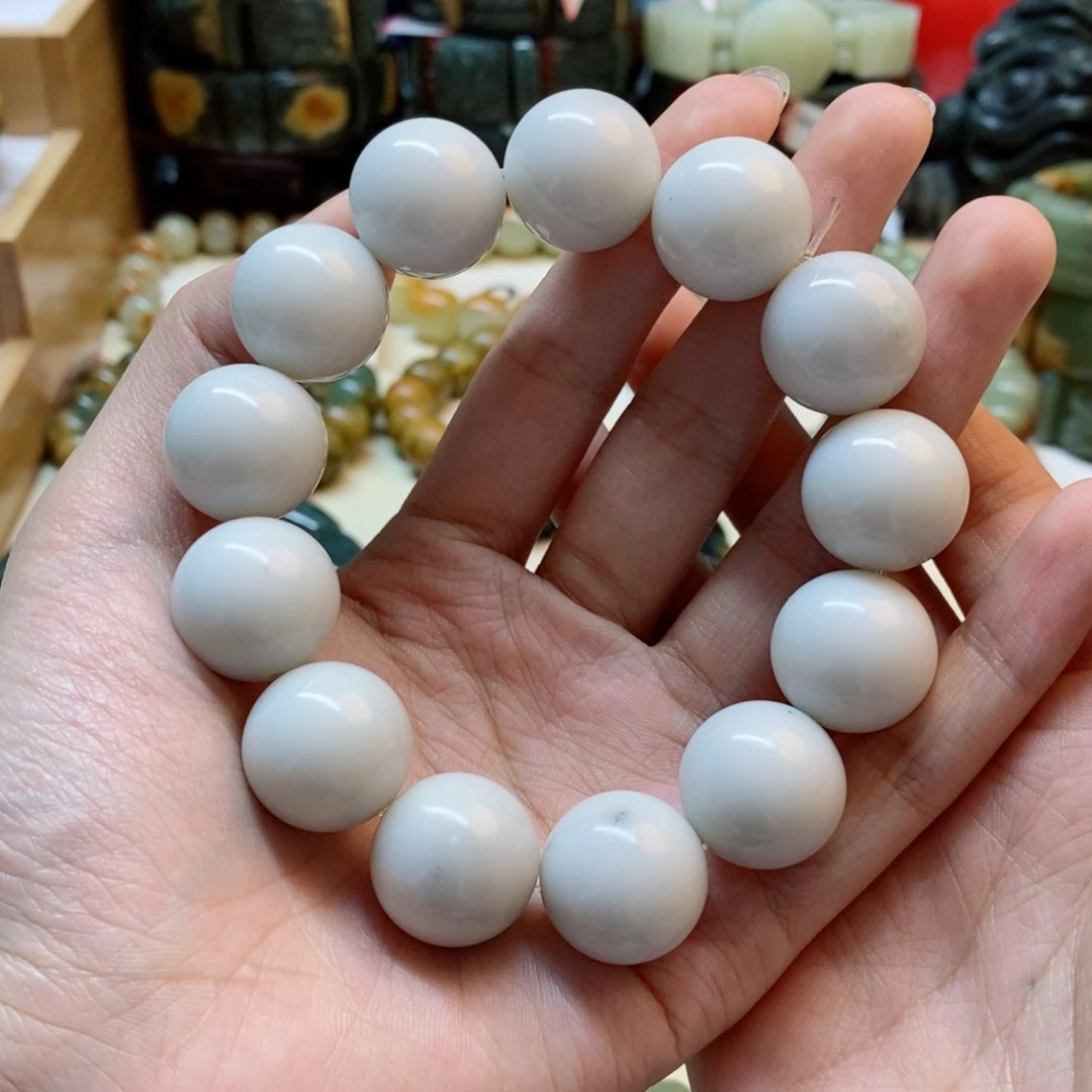 透闪石质玉手串未镶嵌