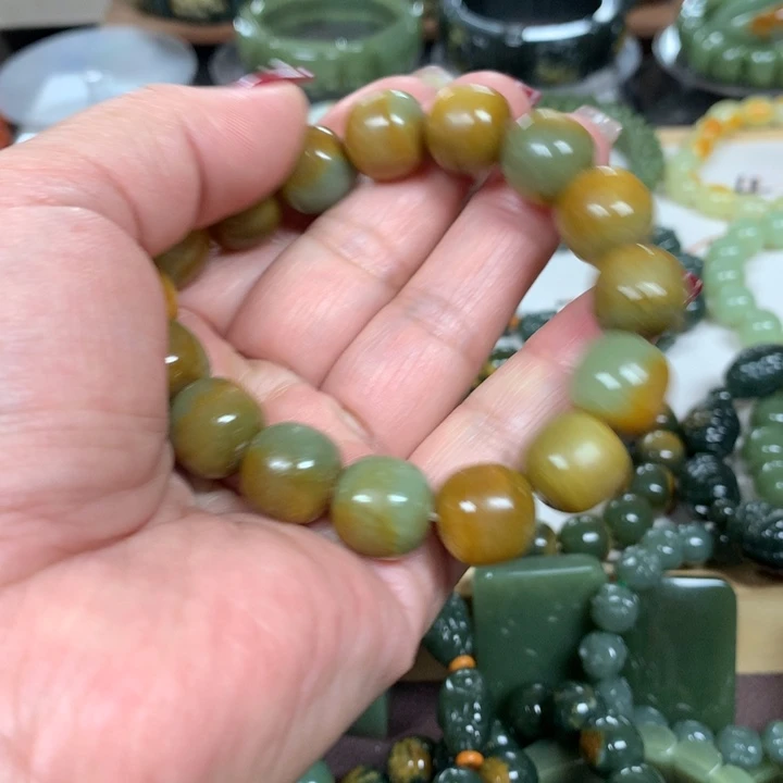 军***哥和田玉未镶嵌珠宝奇石