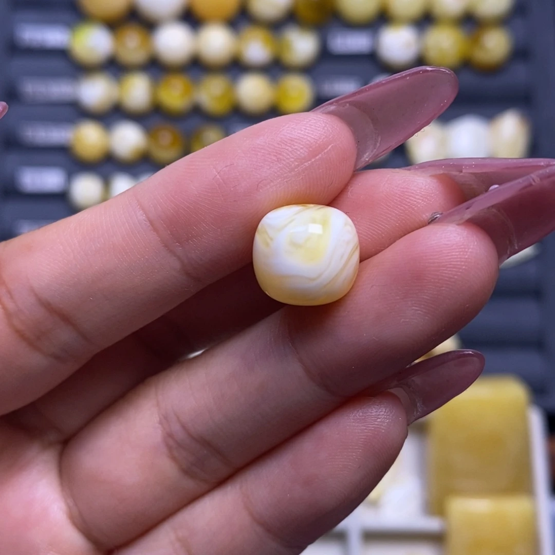 蜜蜡未镶嵌珠宝奇石瓷白拉丝妖花老型12*11mm
