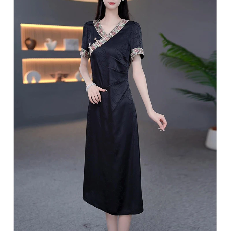 DBF-25A607YR 新款气质V领花边刺绣中式重工优雅显瘦连衣裙M-5XL