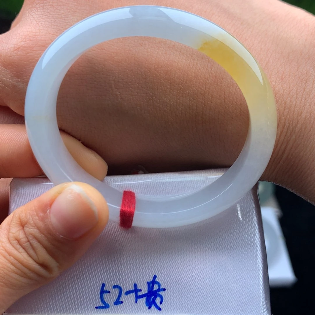 翡翠手镯未镶嵌手镯