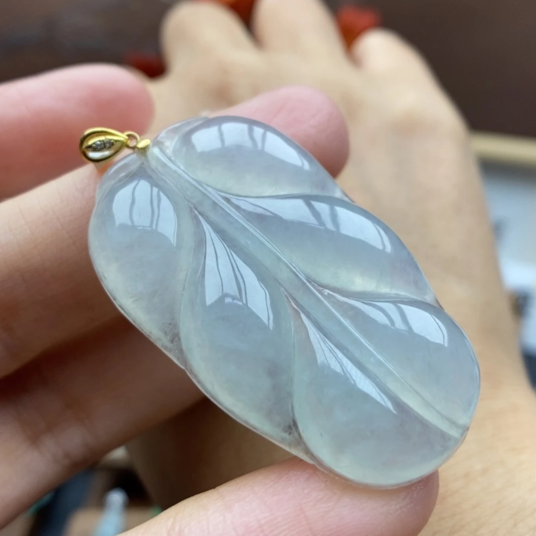 【闪购商品】颈饰18K金镶嵌翡翠100