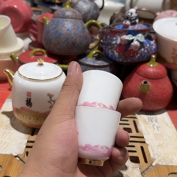 呈***祥瑕疵茶具，介意勿拍
