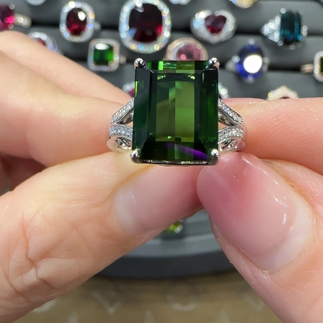 戒指18K金镶嵌碧玺7.42ct