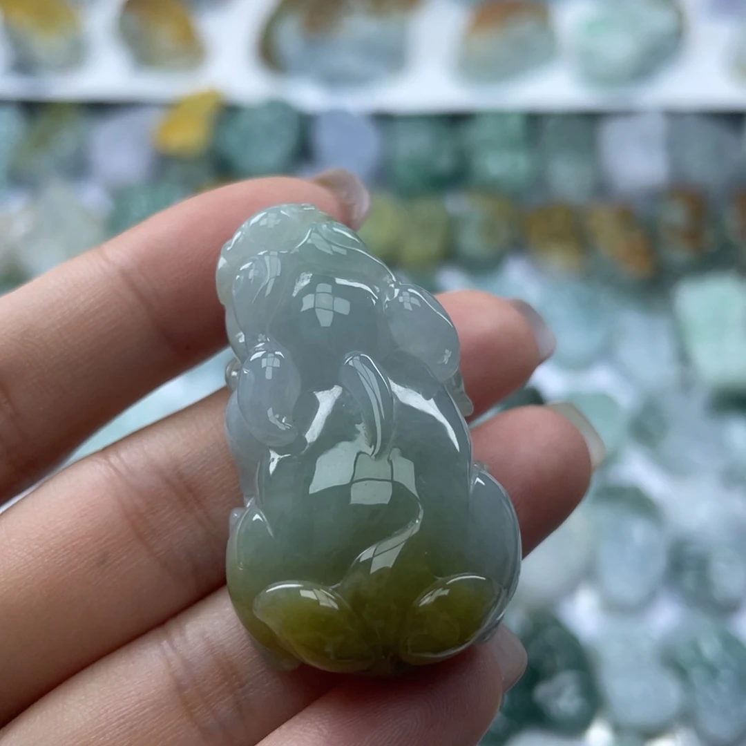 颈饰未镶嵌翡翠貔貅