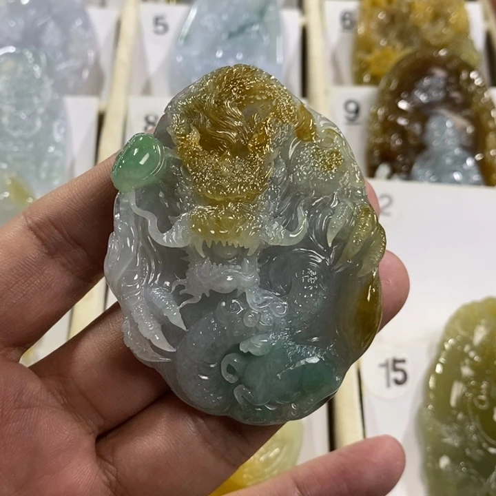 颈饰未镶嵌翡翠金*龙马