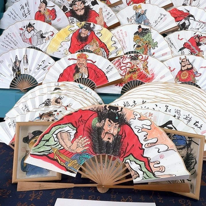 吾***听国画手绘折扇一把