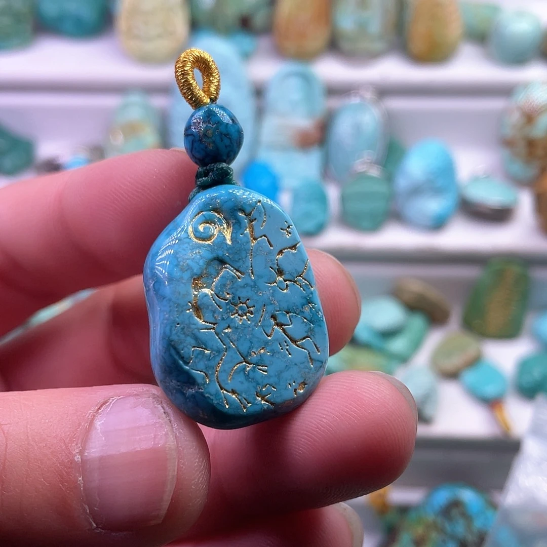 绿松石颈饰未镶嵌翾**泽