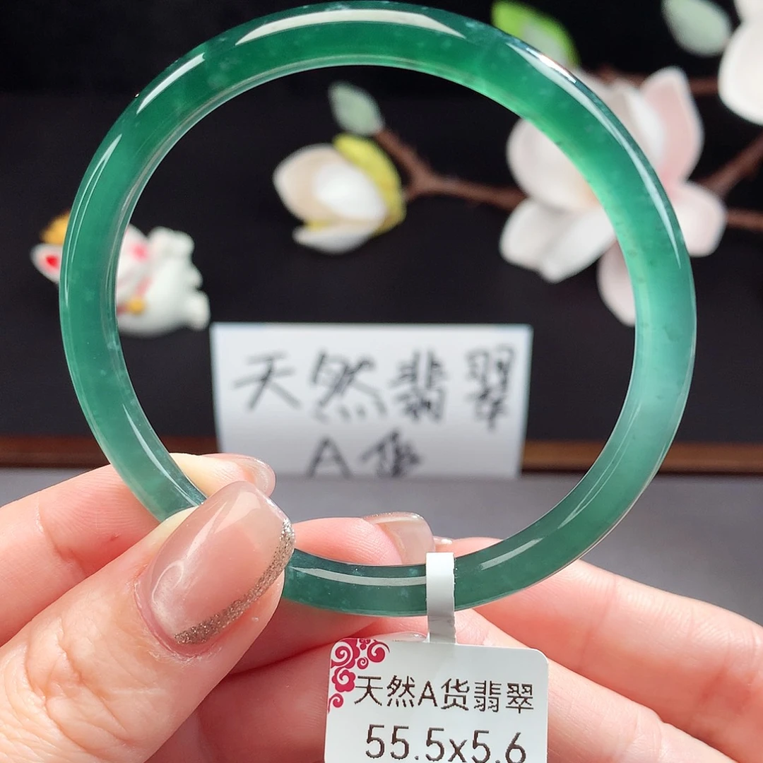 翡翠手镯（圆镯）未镶嵌