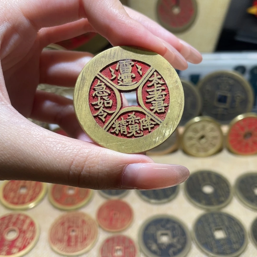 苏***云铜现代仿制工艺品