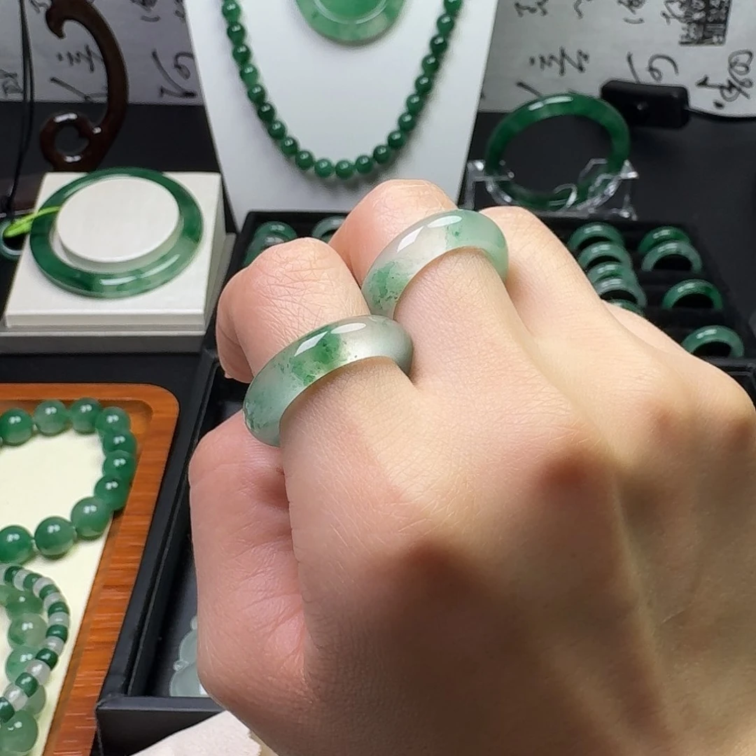 石英质玉（非洲翠）1未镶嵌D****）