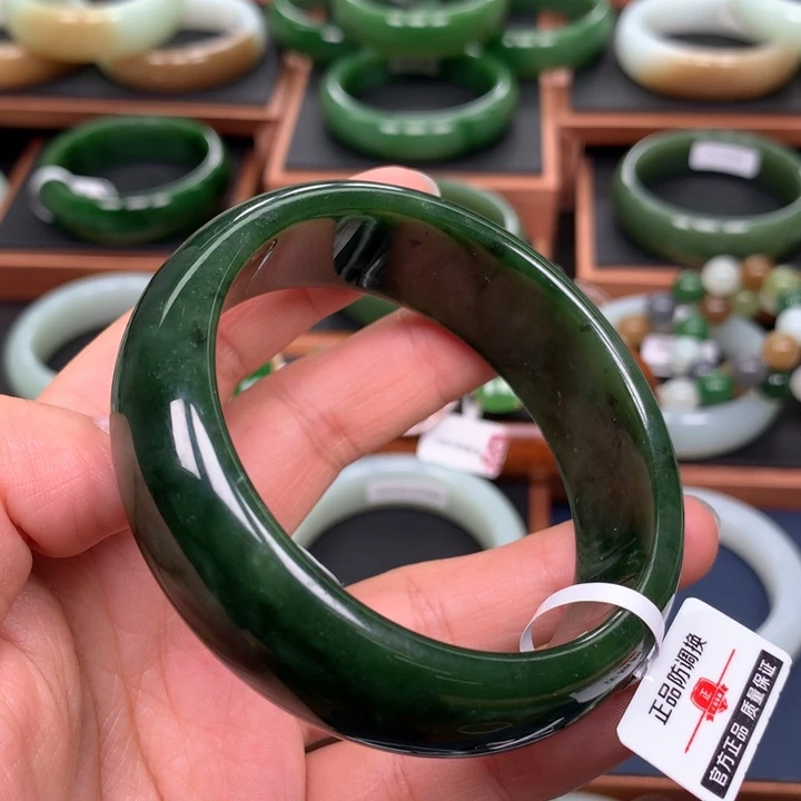 和田玉（碧玉）手镯未镶嵌60