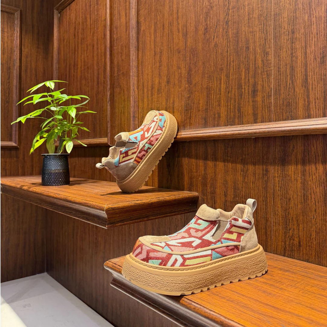 马丁靴男布面刺绣一脚蹬时尚厚底轻便耐磨百搭英伦风马丁靴运动鞋