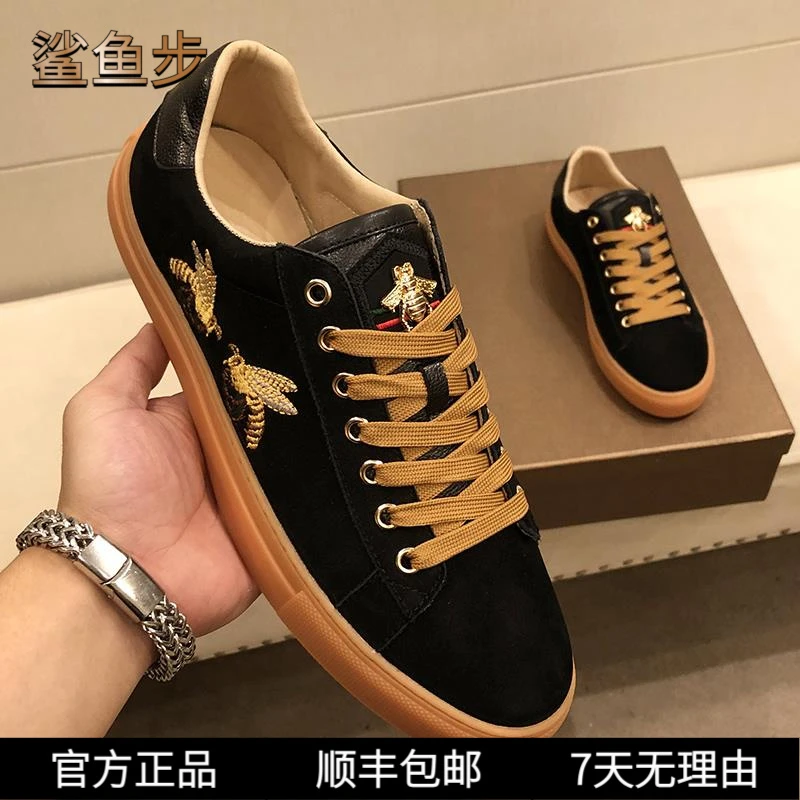 鲨鱼步欧洲站高端潮牌鞋子2025新款小蜜蜂板鞋真皮刺绣男士休闲鞋