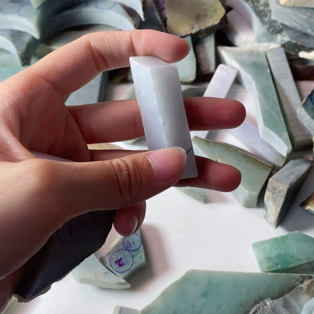 钓***娱翡翠散珠天然翡翠